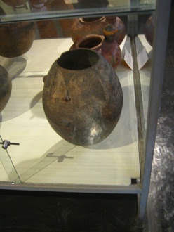 Vasija grande con una cara 02