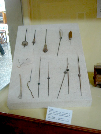 Y aqu�
                          siguen agujas para tejer: