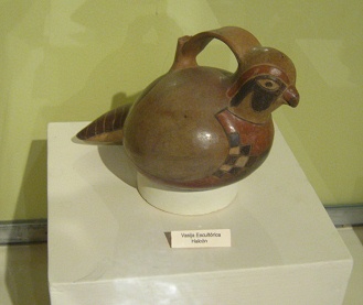 Ceramic vessel in form of a hawk