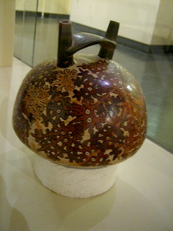 Ceramic bottle of Nazca culture
                                  with extraterrestrial (gods) with
                                  antenas on their heads 01