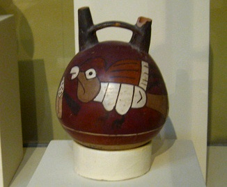 Keramikflasche der Nasca-Kultur mit einem
                      Vogel drauf