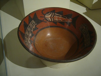 Ceramic plate of Wari culture with
                            painted fished