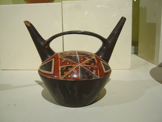 Ceramic bottle of Wari culture
                                    with stairs' design 02