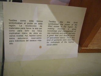 Text about the tunic skirt in Spanish and
                          in English