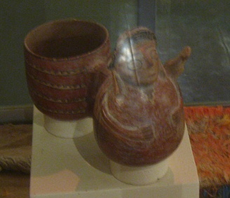 Figuras de cermica de la
                                    cultura Chincha, primer plano