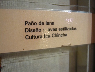 Texto sobre las telas de la
                                    cultura Chincha: Pao de lana.
                                    Diseo: aves estilizadas. Cultura
                                    Ica-Chincha