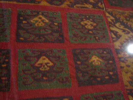 Tela 3 de la cultura Chincha,
                                    detalle 02