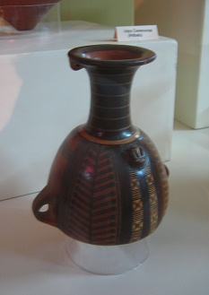Keramikkanne der Inka-Kultur mit
                              geometrischen Mustern 03