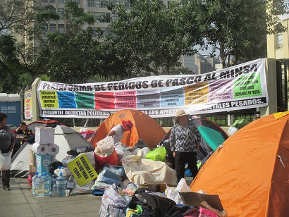 Peticiones al MINSA (Ministerio de la
                        Muerte)