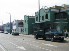 Avenida Canesco, hilera de casas 01 en el
                        sur