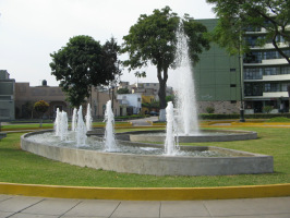 Parque Caceres, fuente, vista lateral