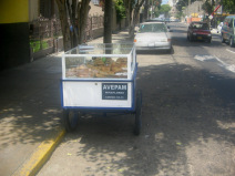 Miraflores, Avenida Bolognesi, puesto de
                        panadera