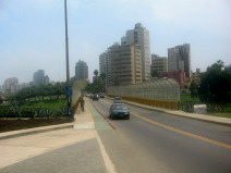Miraflores, vista del Malecn 28 de Julio
                        al puente Rey