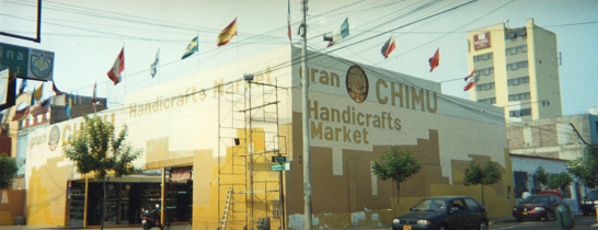 Miraflores, Avenida Thouars, Fassade des
                        Marktes fr Kunsthandwerk (artesana) der
                        Chimu-Kultur