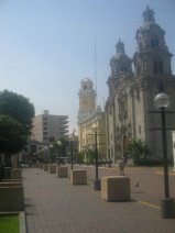 Miraflores, parque Kennedy, iglesia Virgen
                      Milagrosa