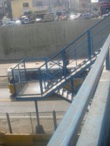 Avenida Paseo de la Republica (autopista
                      urbana), escalera al paradero