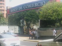 Miraflores, Avenida Pardo, la casa del
                        banco de comercio