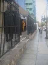 Miraflores, Avenida Bolognesi, ciber para 1
                        Sol por una hora (m�s o menos 35 centimos suizos
                        (aprile 2007)