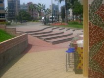 Miraflores, parque de los enamorados:
                        Escalera con rampa