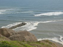 Miraflores, Park am Malecon Cisneros, Steilk�ste mit
              Sicht auf das Meer 01