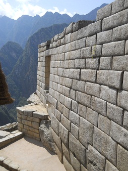 Machu Picchu: el muro superior del templo del
                    sol, primer plano 2