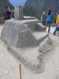 Machu Picchu: la piedra del reloj solar 03