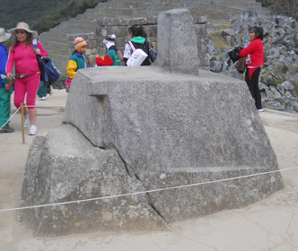 Machu Picchu: la piedra del reloj solar 10
                    primer plano