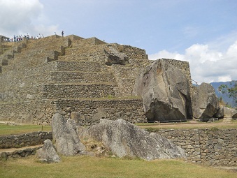 Machu Picchu: terrazas del pirmide solar 02