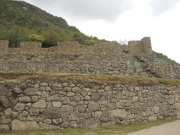 Tambo (lugar de reposo de los incas), recinto
                    con 10 puertas foto 03