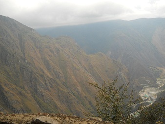 Camino al puente Inca, valle Urubamba 01