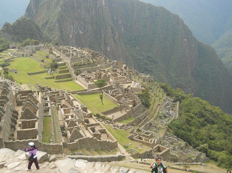 Vista a las instalaciones de Machu Picchu 03