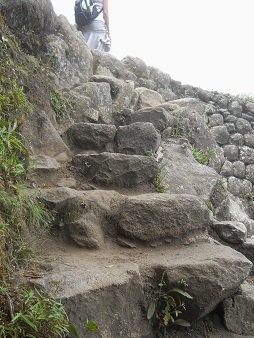 Pueblito Huaynapicchu, escalera irregular