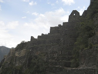 Pueblito Huaynapicchu con terrazas y
                            otra escalera 02