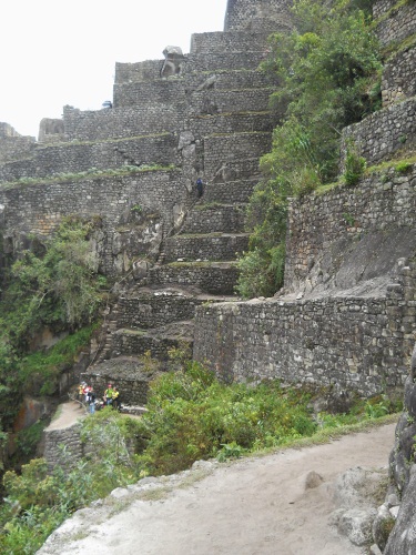 Pueblito Huaynapicchu con escalera con
                            cordel