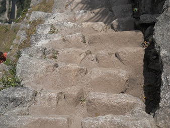Bajada de Huaynapicchu: escalera irregular