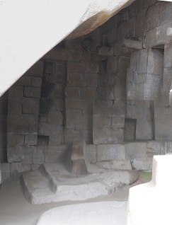 Der Opferstein mit den Innenmauern, Panoramafoto 1