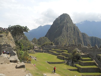 Machu Picchu: Der Zentralplatz mit dem Hausberg Huaynapicchu