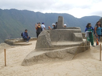 Machu Picchu: Der Sonnenuhr-Stein
                    (Sonnenjahrstein) 1