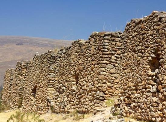Ruinen der Zitadelle Arwaturo in
                    Chupaca, Junn