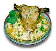 Sopa
                            de cabeza de la Sierra con una cabeza de una
                            oveja en el plato