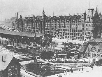 Hamburg, der
                        Freihafen im Jahre 1920 (Webseite:
                        www.bildarchiv-hamburg.de)