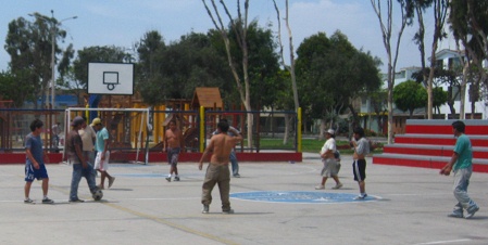 Parque San Estéban 29-12-2010,
                          futbolistas salvajes 01, primer plano