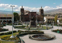 San Juan de la Frontera, después
              Ayacucho, plaza de Armas con catedral