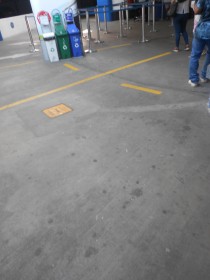 Feo óvalo Gutierrez en
                            feo Miraflores: El Ministerio de Migraciones
                            en el sótano trabaja en marcaciones de lotes
                            del parking 06