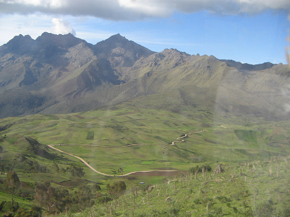 Strassenverlauf und Andenkette (01)