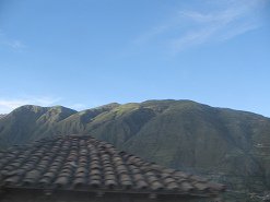 Berggipfel im letzten
                                    Sonnenschein (02)