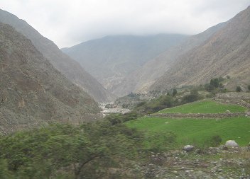 Vista al valle Pisco estrecho (03), y
            lamentablemente fue una capa de nubes...