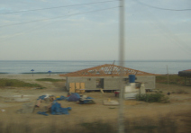 Panamericana Norte en el norte del Per
                        entre Mncora y Tumbes, casa de playa en
                        construccin