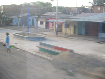 Panamericana Norte en el norte del Per
                        entre Mncora y Tumbes, pasando un pueblo (03)
                        (puede ser Cruz de Pizarro?)