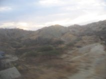 Panamericana in Nord-Peru bei Mancora,
                        W�stenberge vor Sonnenaufgang